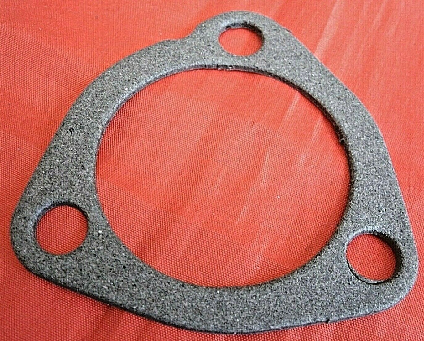 MGB & MGB GT 82% Thermostat with Bleed Bypass & Improve Quality Housing Gasket.