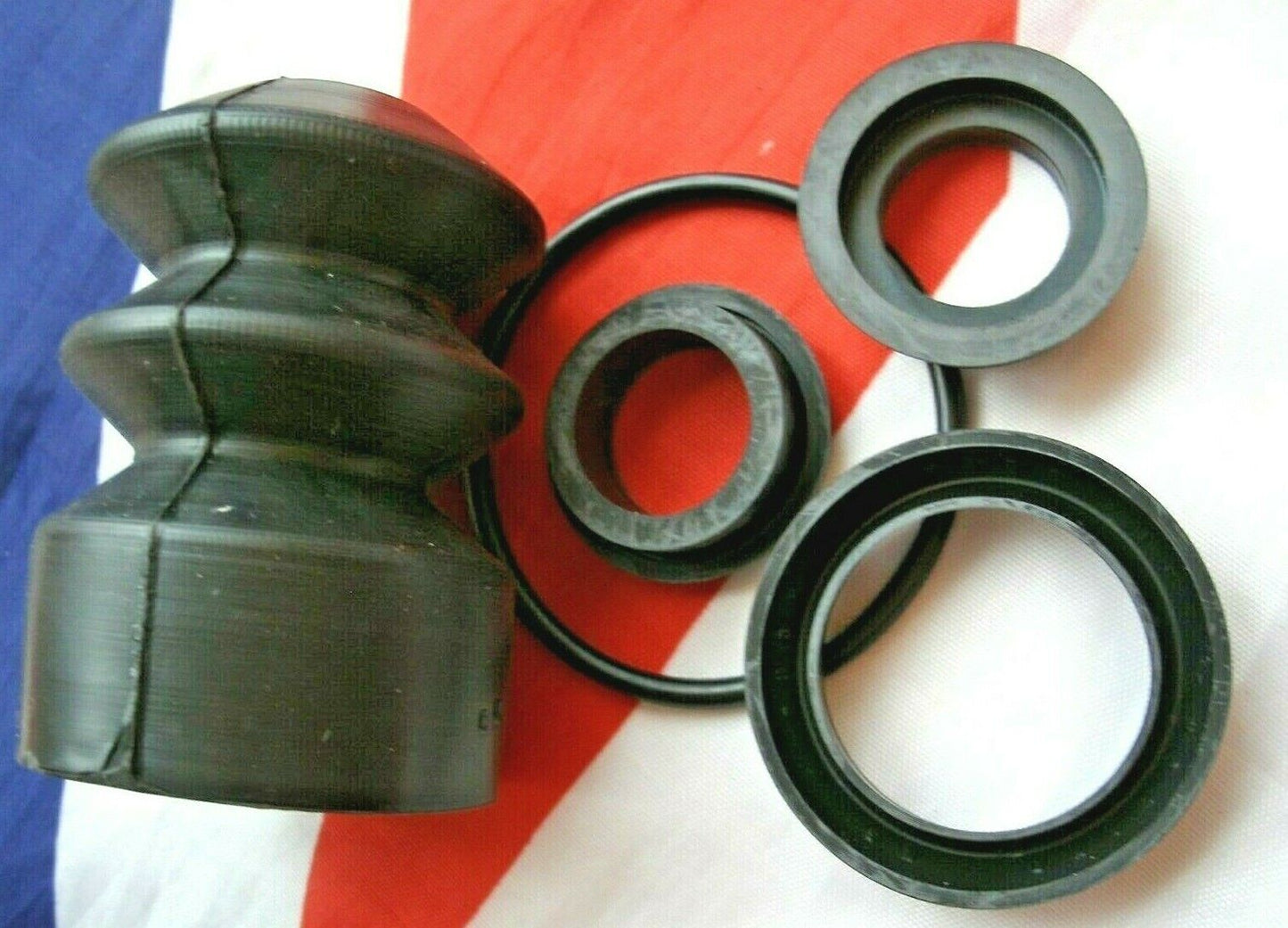 Rover P4 80 95 100 110 3 bolt mounting Brake Master Cylinder 1 rubber seal kit