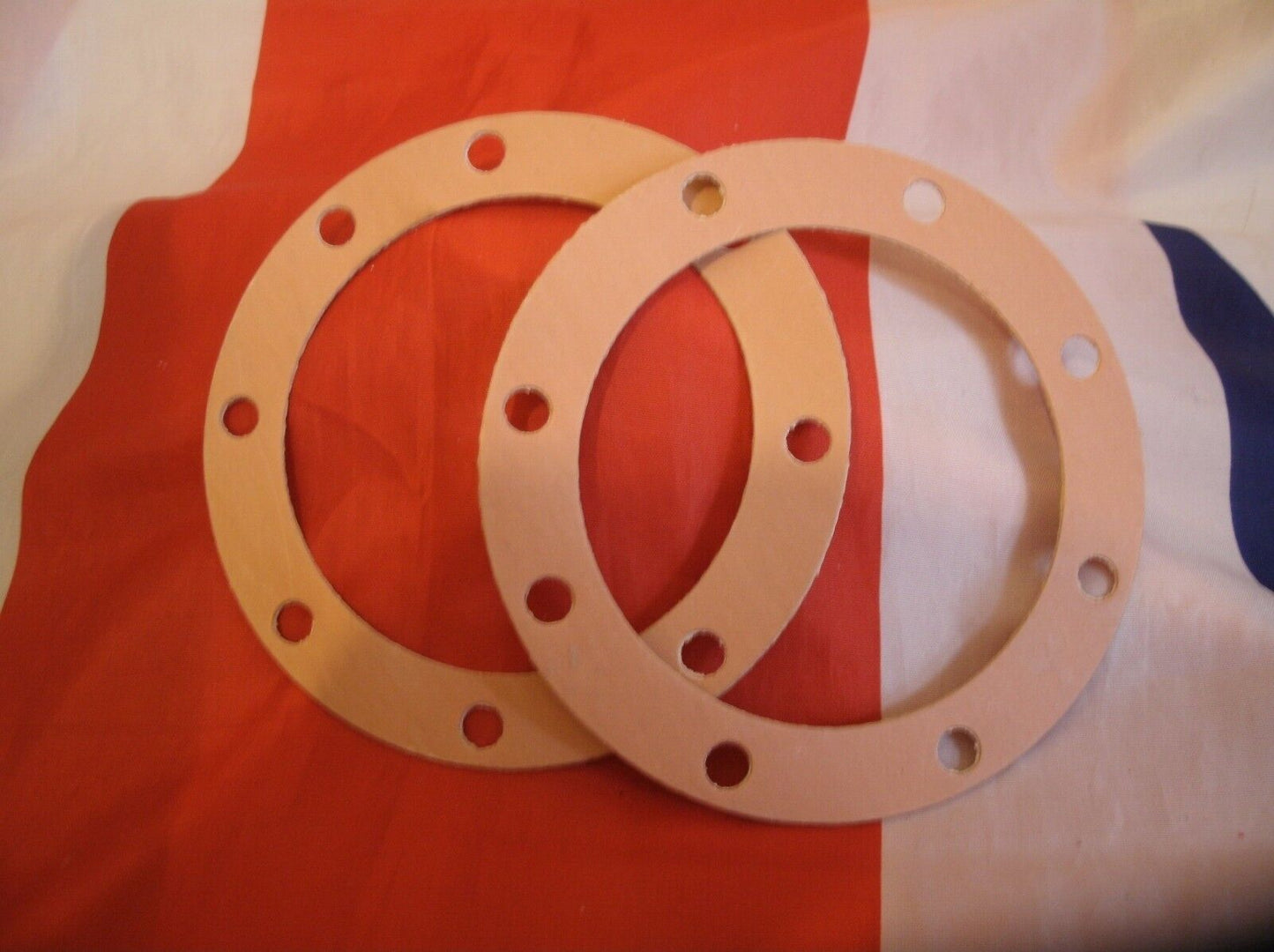 NEW ROVER V8 MECHANICAL PETROL PUMP MOUNTED ON TIMING COVER GASKETS