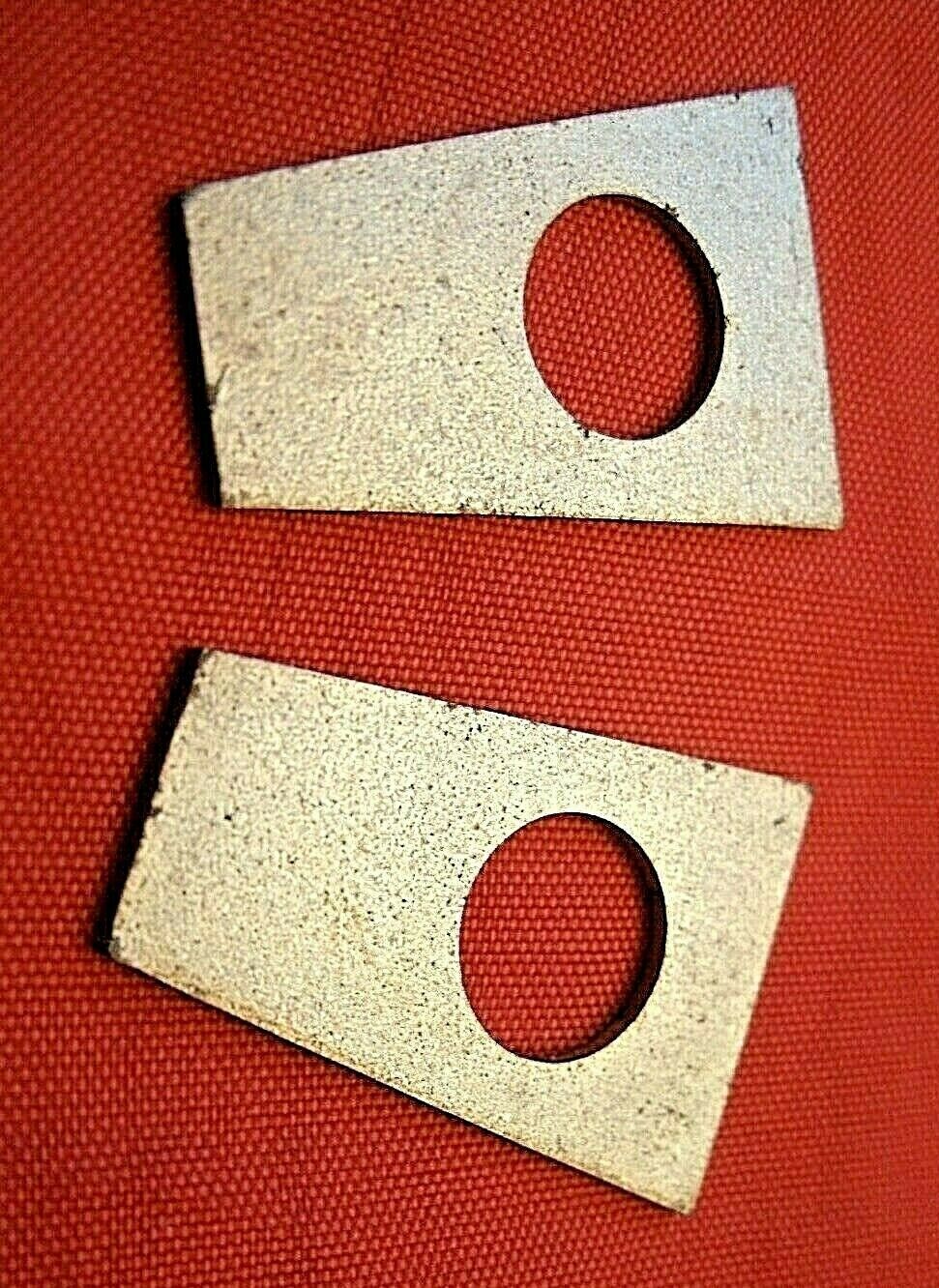 ROVER P6 2000 2200 ALL 4 CYLINDER MODELS NEW BLOCK PETROL PUMP LOCK TAB PAIR