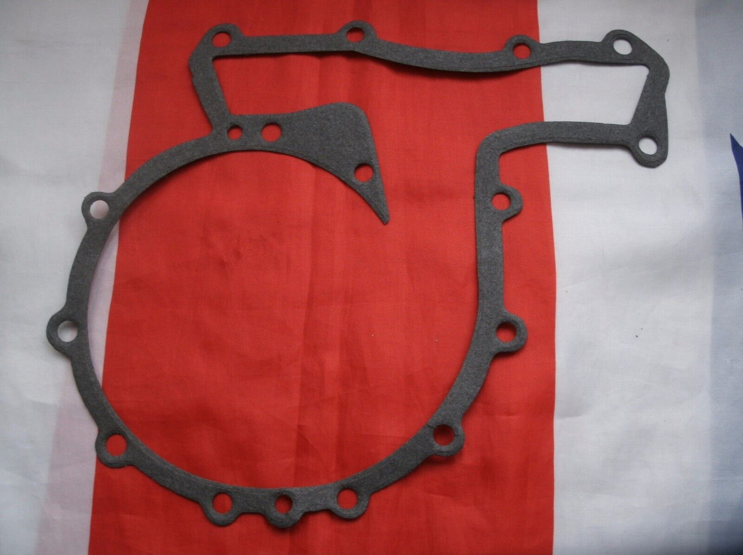 NEW ROVER SD1 V8 WATER SYSTEM OUTLET PIPE REAR OF INLET MANIFOLD 2 BOLT GASKET