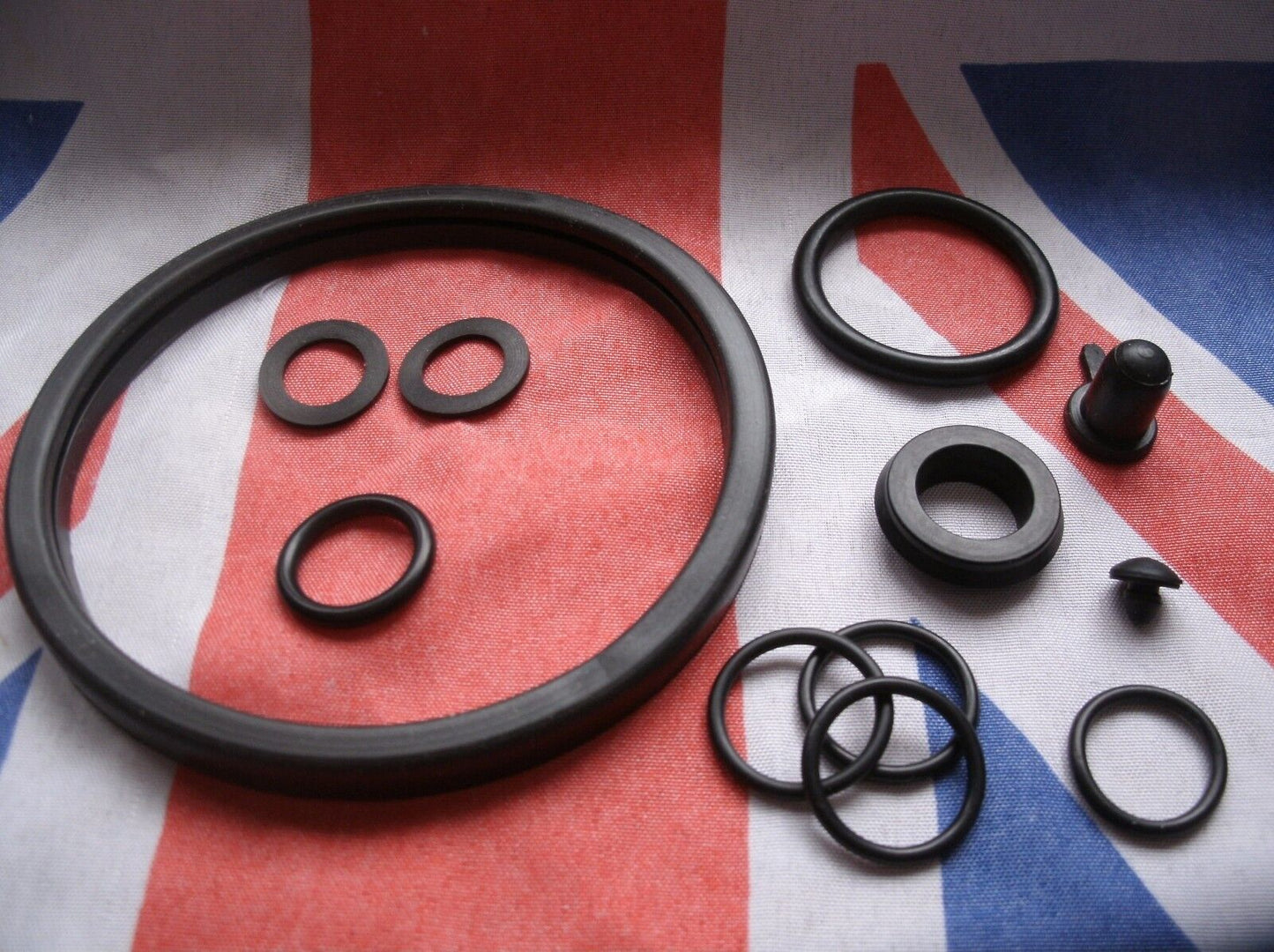 ROVER P6 2000 2200 3500s SP2538 REAR BRAKE CALIPER CAR SEAL KIT1966 to 1977