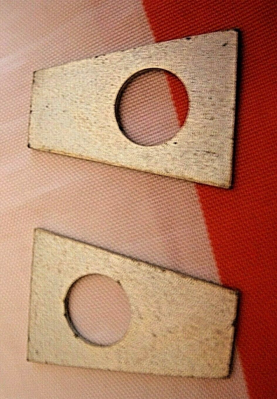 ROVER P6 2000 2200 ALL 4 CYLINDER MODELS NEW BLOCK PETROL PUMP LOCK TAB PAIR