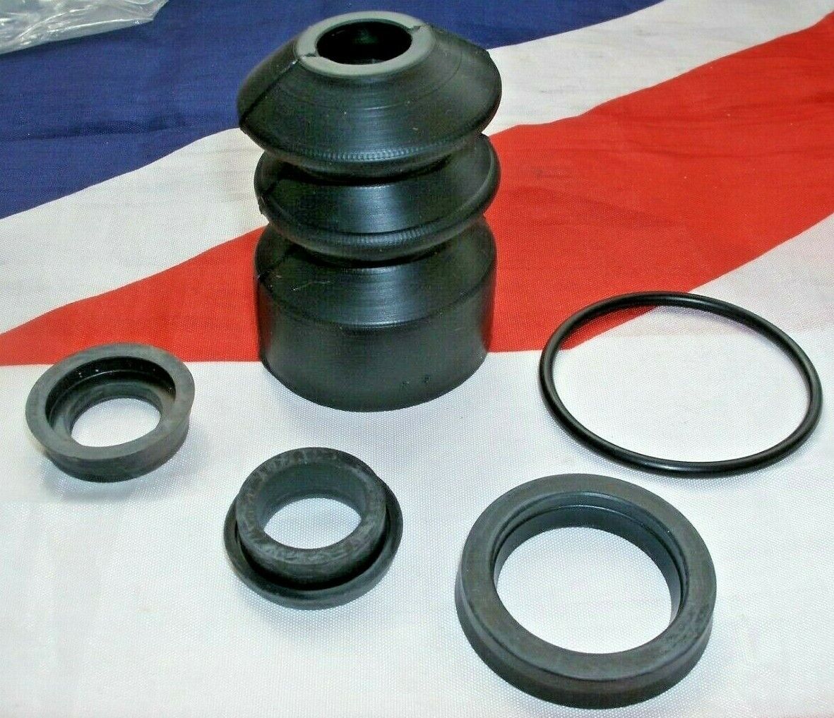 Rover P4 80 95 100 110 3 bolt mounting Brake Master Cylinder 1 rubber seal kit