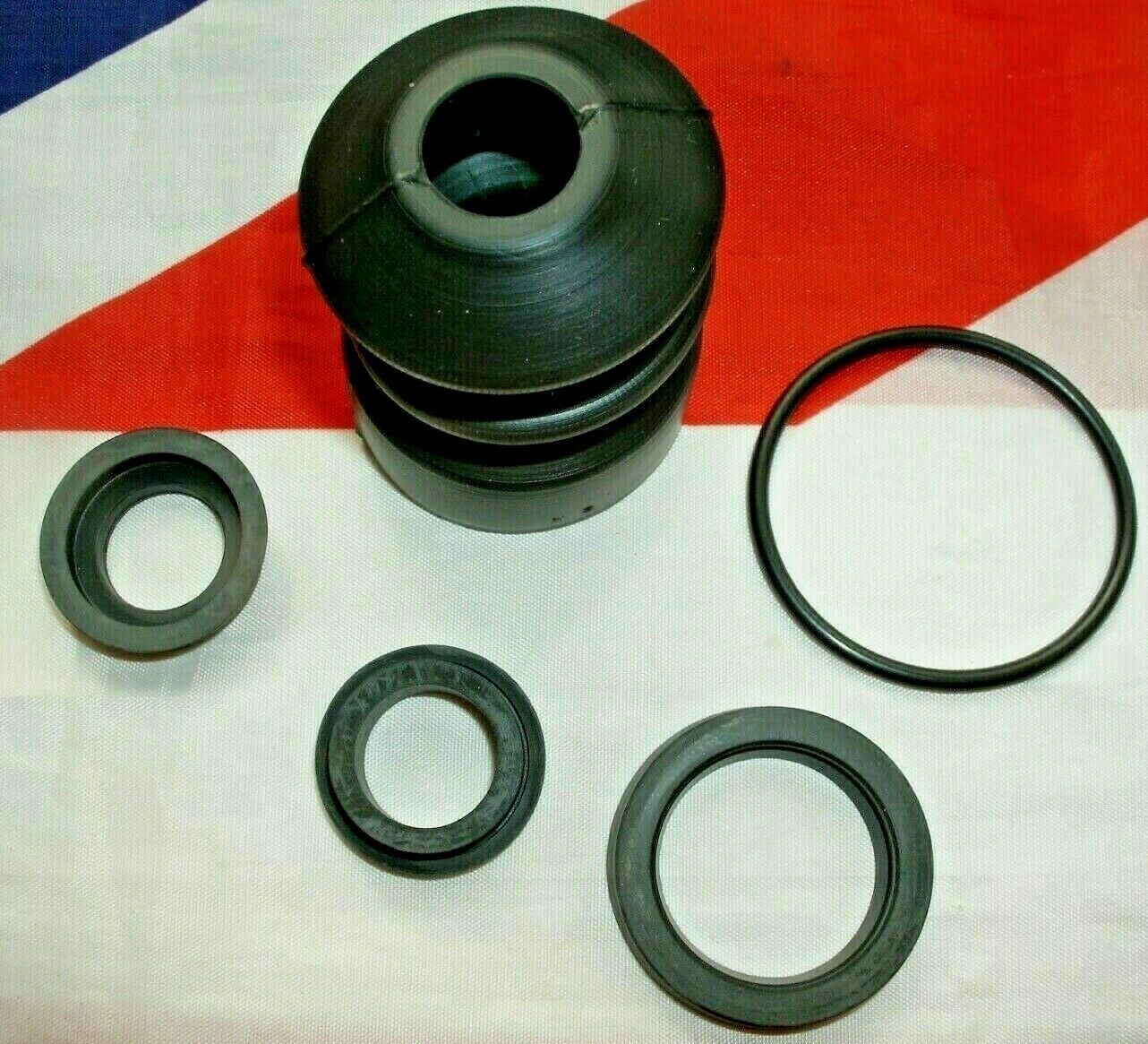 Rover P4 80 95 100 110 3 bolt mounting Brake Master Cylinder 1 rubber seal kit