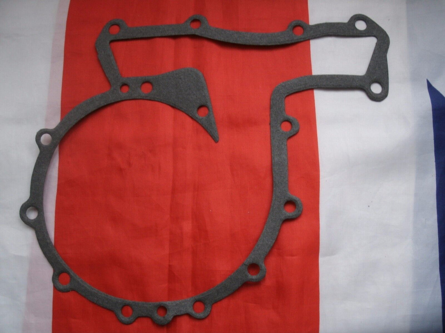 NEW ROVER SD1 V8 WATER SYSTEM OUTLET PIPE REAR OF INLET MANIFOLD 2 BOLT GASKET