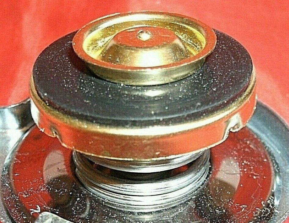 One New Rover P6B V8 3.5 15 LBS Short Neck Radiator Filler Cap GRC110