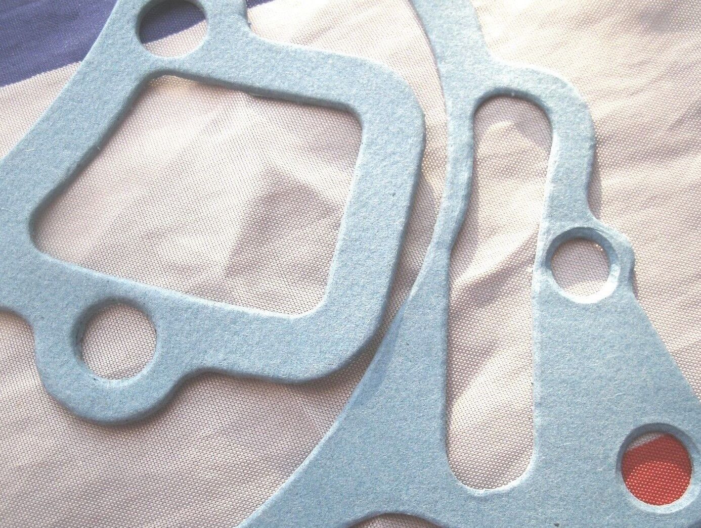 NEW ROVER P5B V8 TOP QUALITY IMPROVED WATER PUMP GASKET 1967 to 1974