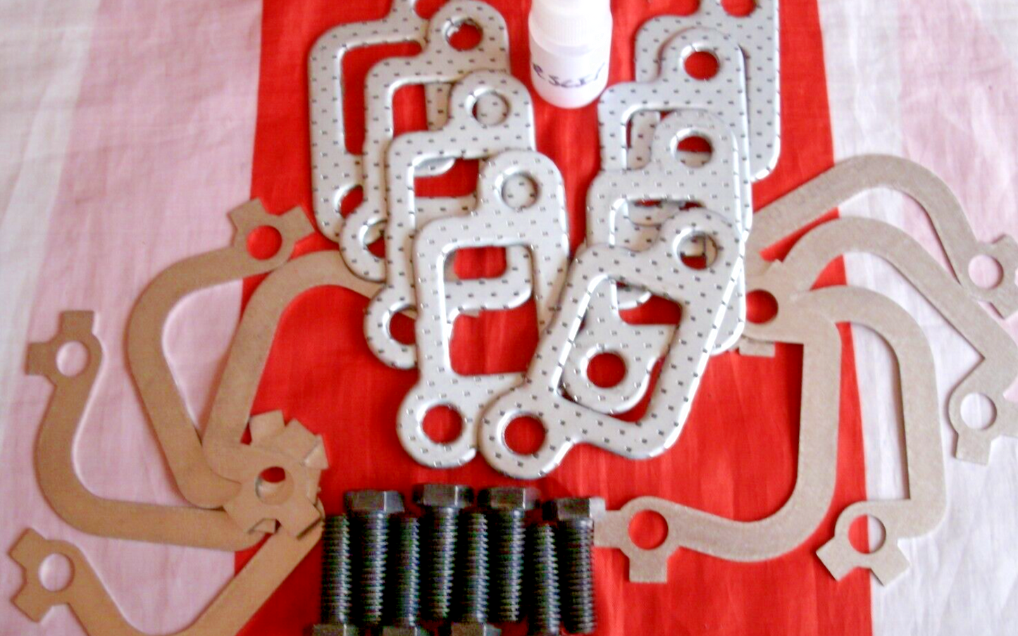 One NEW TR7 V8 3.5 Exhaust Manifold Fitting Kit