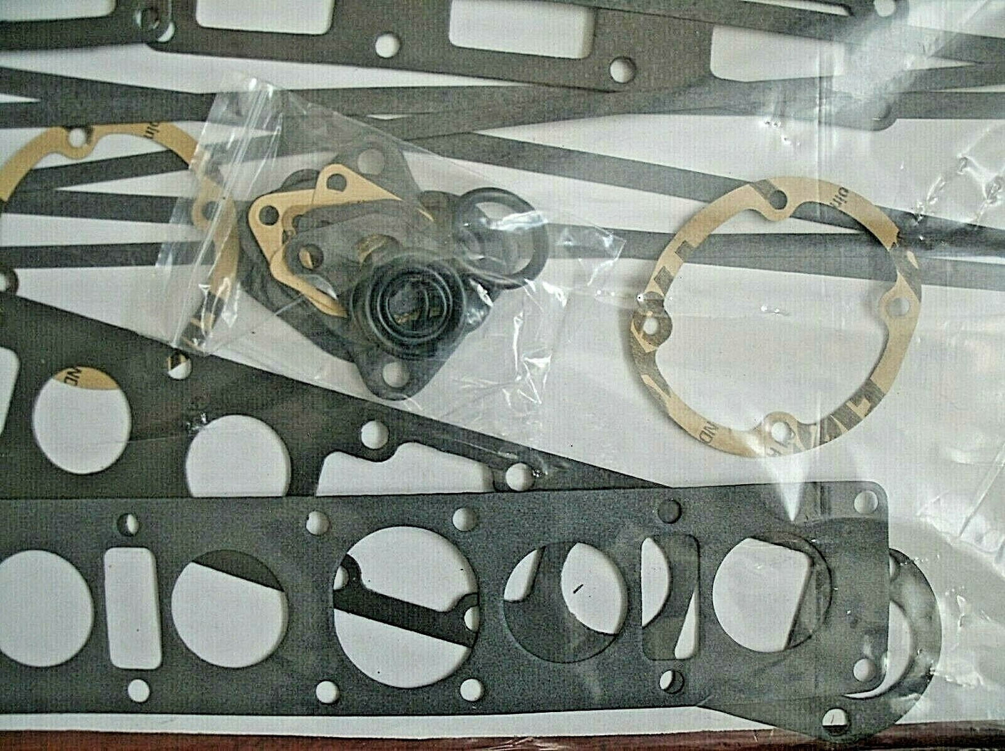 One New O/E PAYEN AE540 6 Cylinder Daimler & Jaguar Head Gasket steel shim type