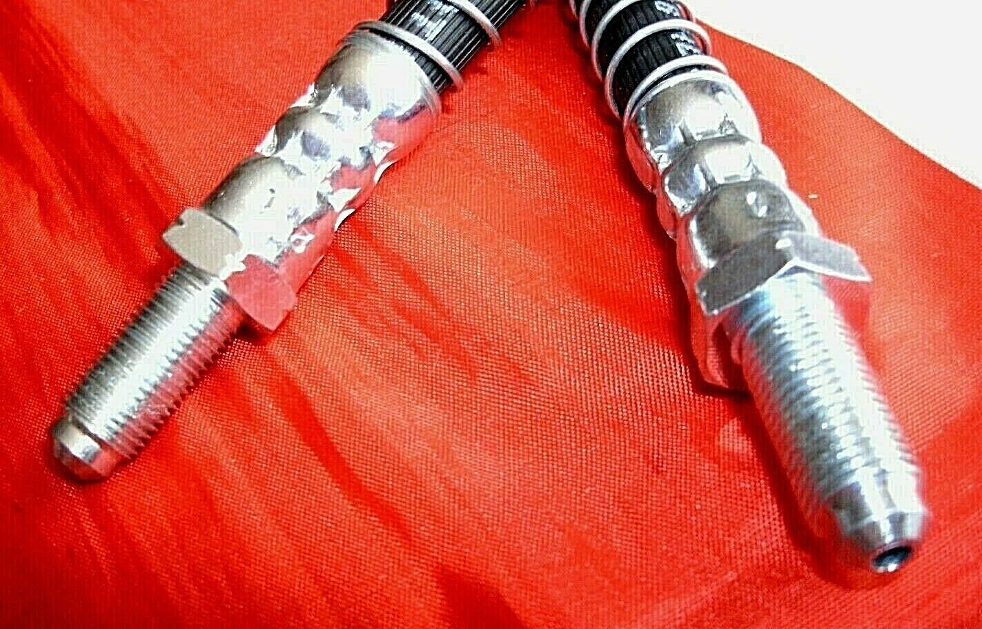 1 Pair Of Aston Martin AMV8 Volante Vantage Armoured Front Brake Hoses 1971-ON