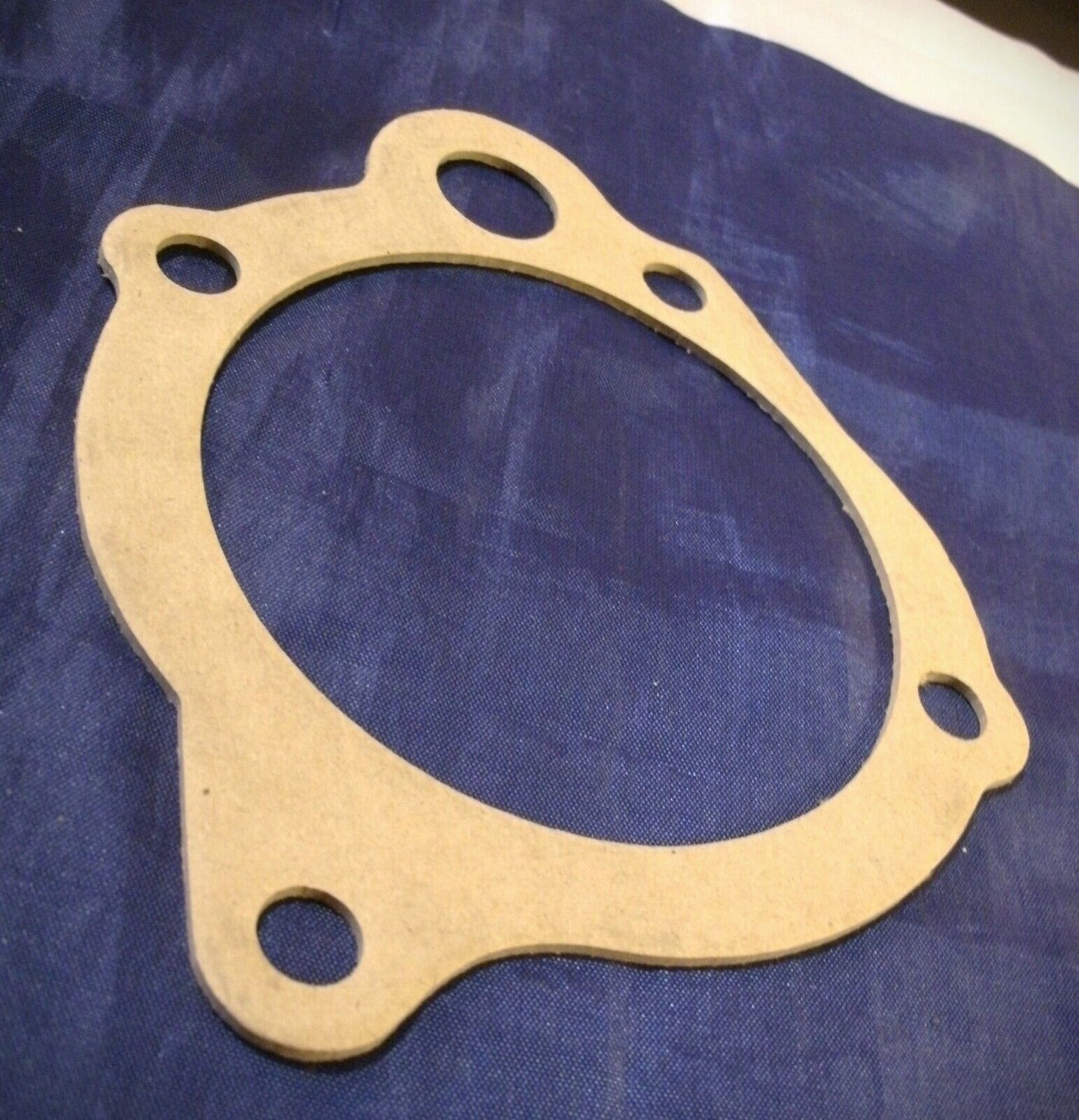 1 NEW MGA & MGB GT & ROADSTER 1.8 IMPROVED QUALITY 1.5M THICK WATER PUMP GASKET