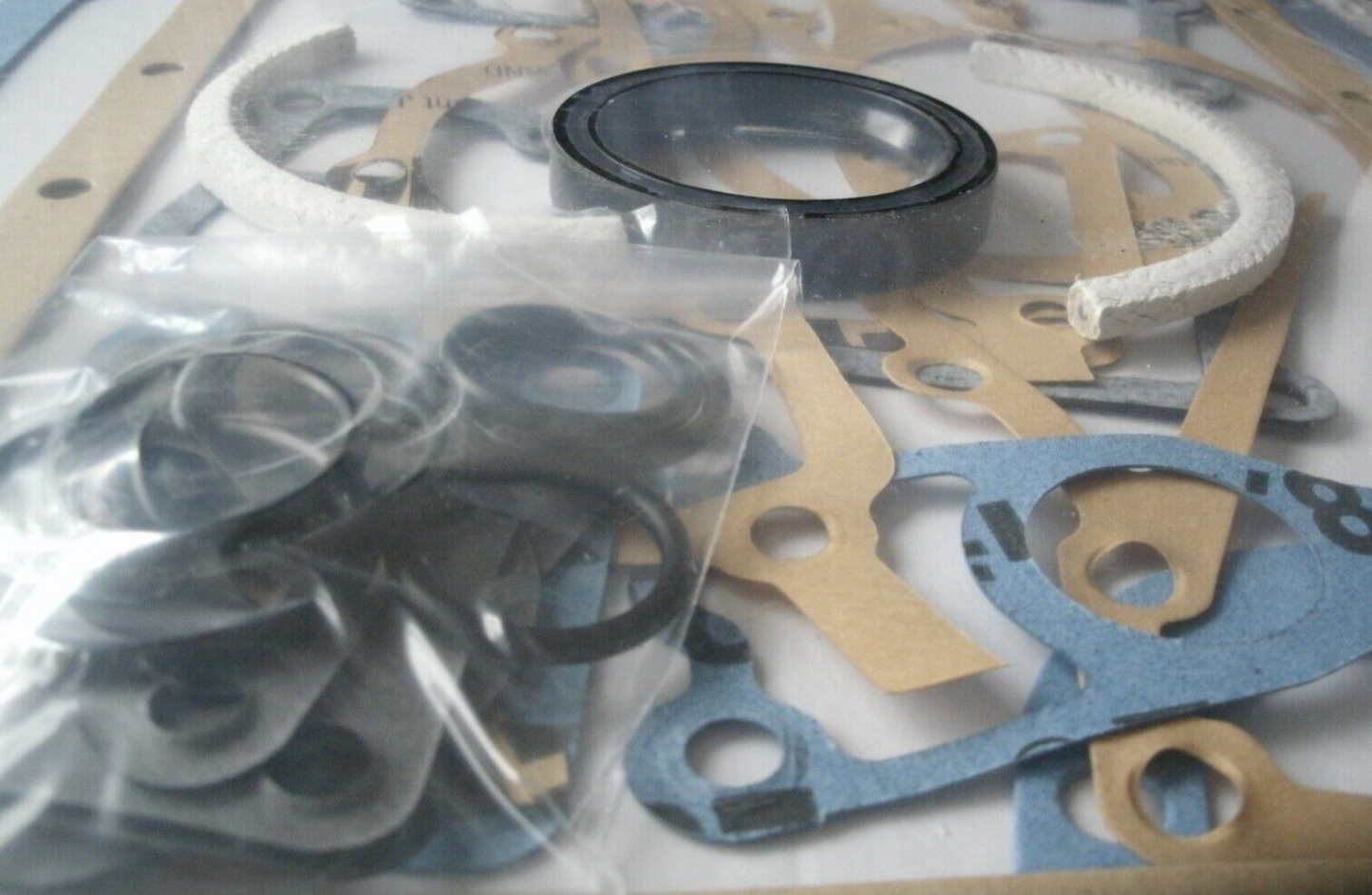 One Jaguar Daimler V12 5.3 & 6 Litre Bottom End Gasket Set OR Conversion Set 831